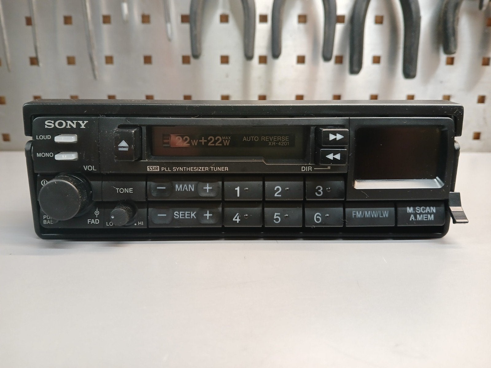 SONY XR-4201 in nieuwstaat, Autos : Divers, Enlèvement ou Envoi, Comme neuf