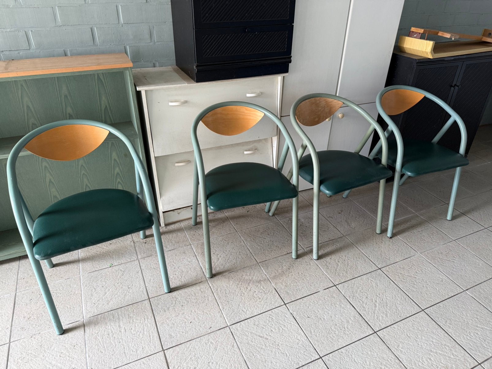Gratis 4 stoelen eetkamerstoelen, Ophalen, Zo goed als nieuw