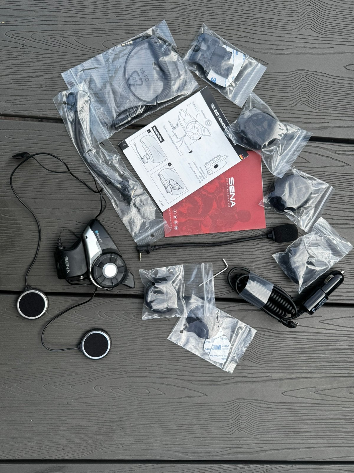 Sena 20s evo, Motoren, Ophalen