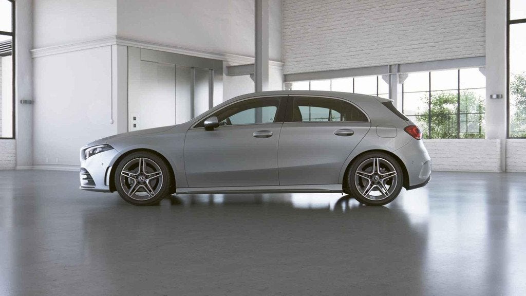 Mercedes-Benz A-Klasse 200 Hatchback AMG Line | Smartphone I, Auto's, Voorwielaandrijving, Stof, Gebruikt, Euro 6