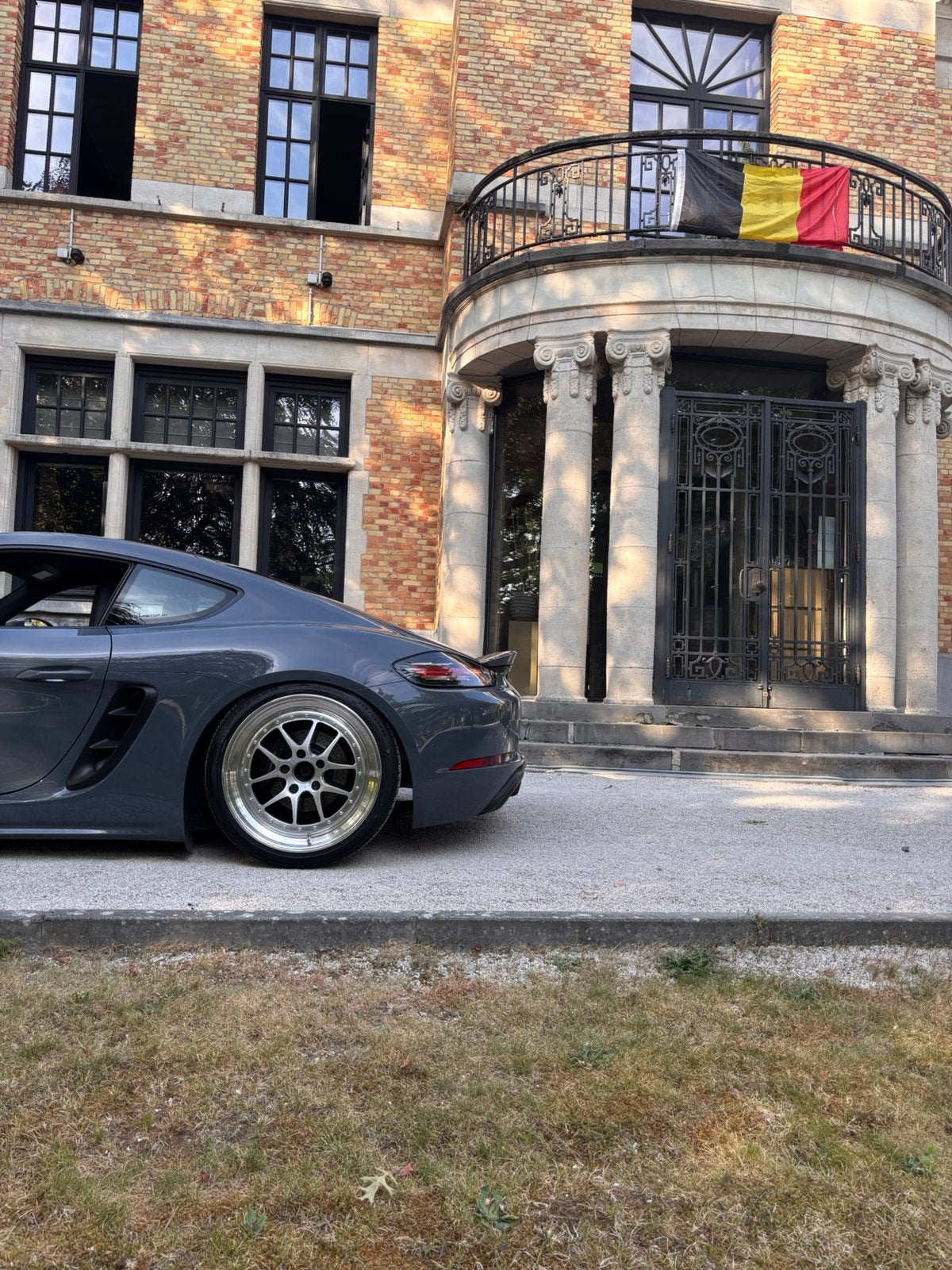 Ducktail 718, Ophalen, Voor