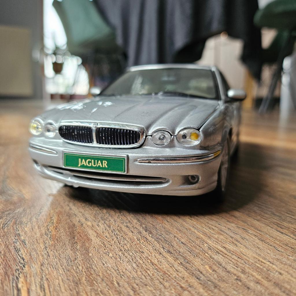 Jaguar X-Type - Maisto 1/18 - Argent métallisé, Enlèvement, Voiture, Maisto