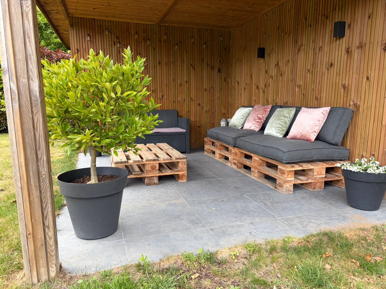 2 sets palletkussens + 6 palletten, Ophalen, Gebruikt
