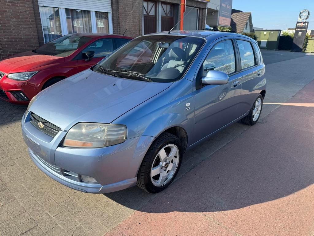 Chevrolet Kalos essence boite automatique 76.000km, Autos, Opel, Achat, Vitres électriques, Automatique, Particulier