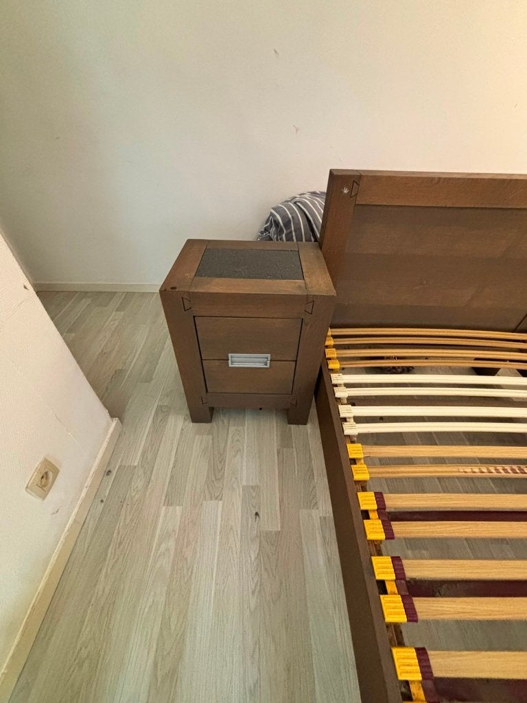 Slaapkamer (2 bedden, nachtkast, staande kast), Huis en Inrichting, Slaapkamer | Complete slaapkamers, Ophalen, Gebruikt, Tweepersoons