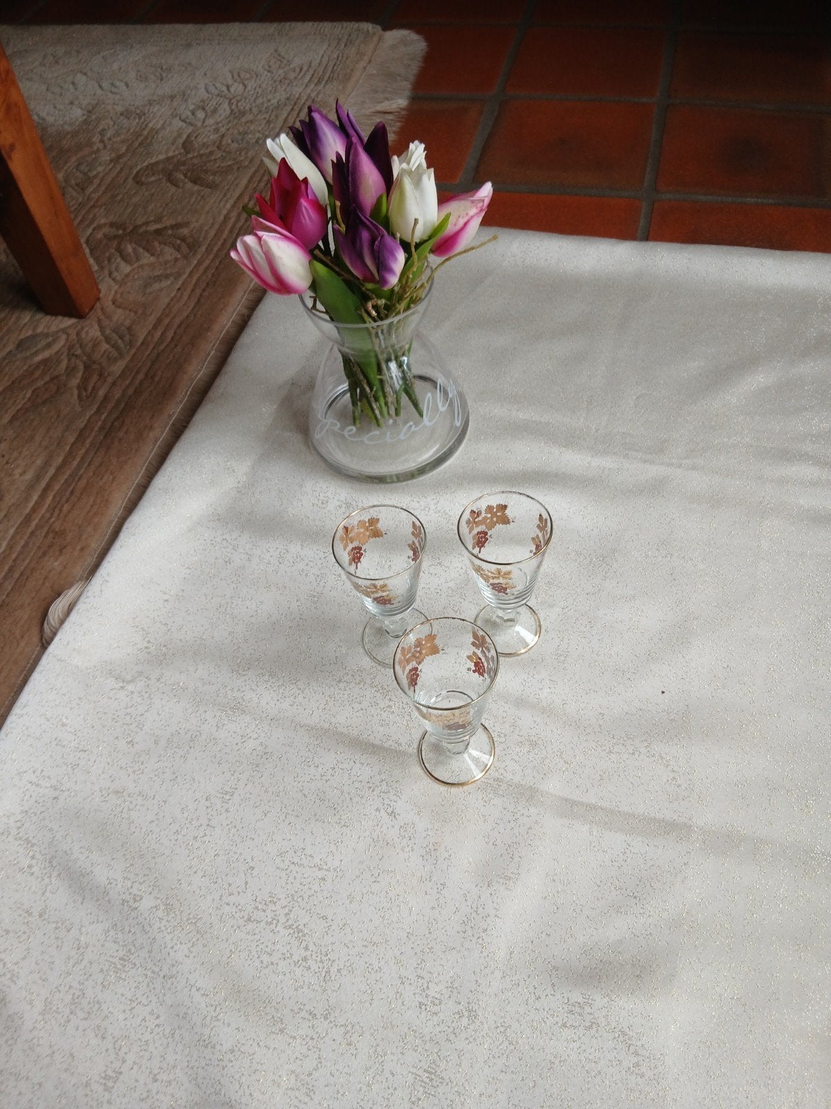 3 Vintage wijnglazen met druivenmotief en gouden details, Ophalen of Verzenden