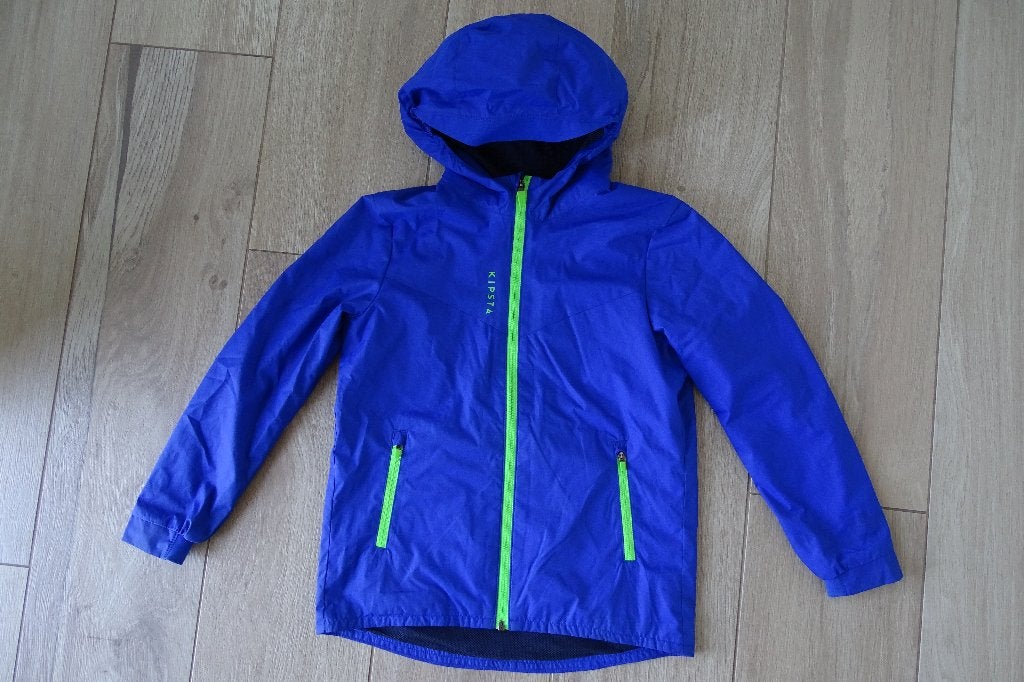 Blauw regenjasje Decathlon maat 7/8 jaar 123 - 130 cm, Jongen of Meisje, Ophalen of Verzenden, Zo goed als nieuw, DECATHLON.