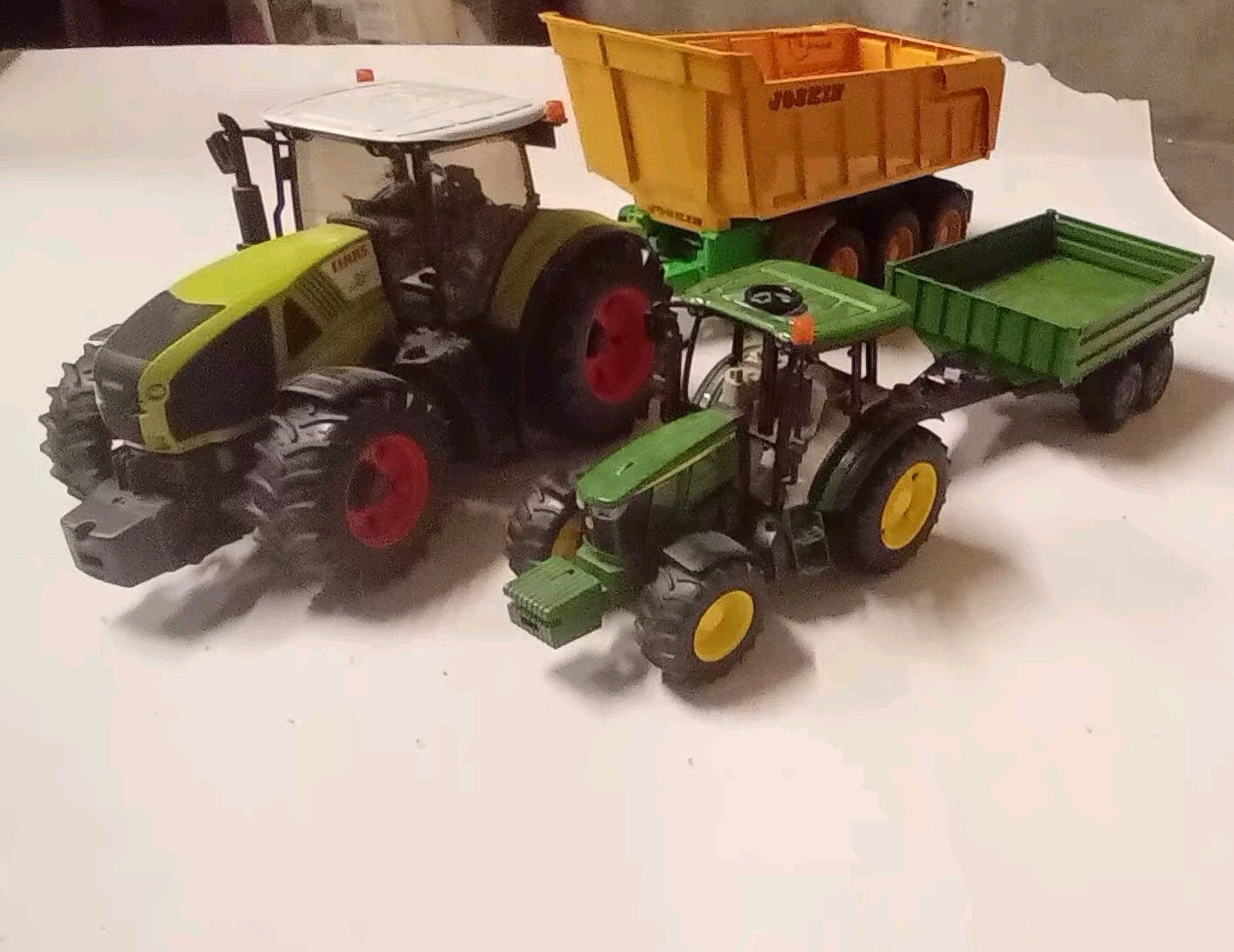 2 tractors + aanhangwagen, Enlèvement ou Envoi, Utilisé