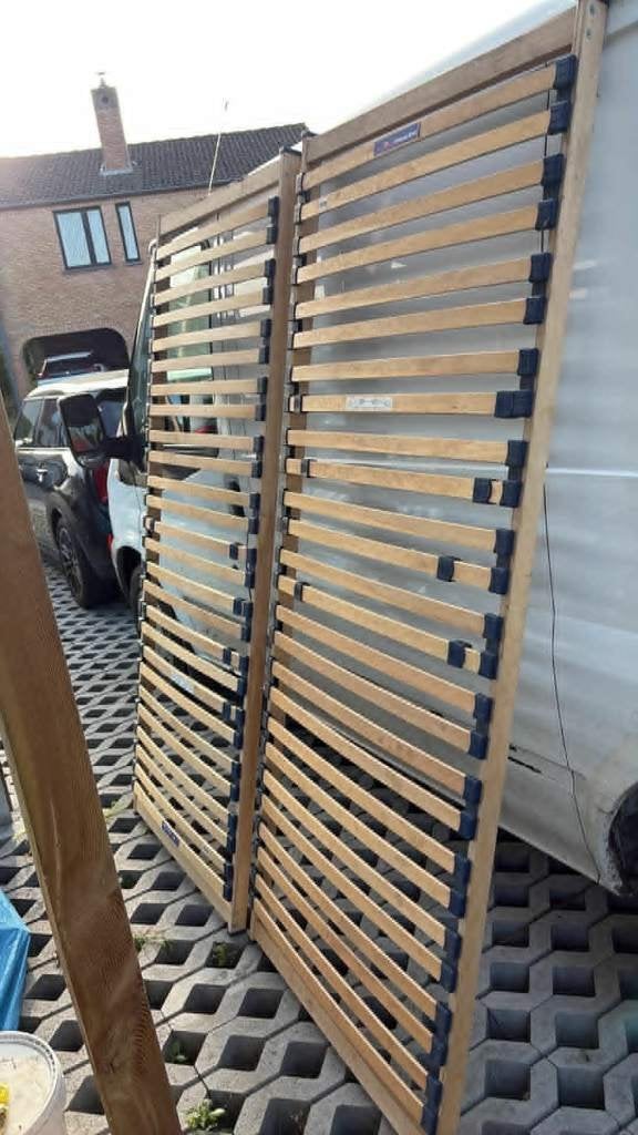 bed 1 persoon, 3 X lattenbodem, 2 X matras 200 X 90 / 80, Ophalen, Verstelbaar