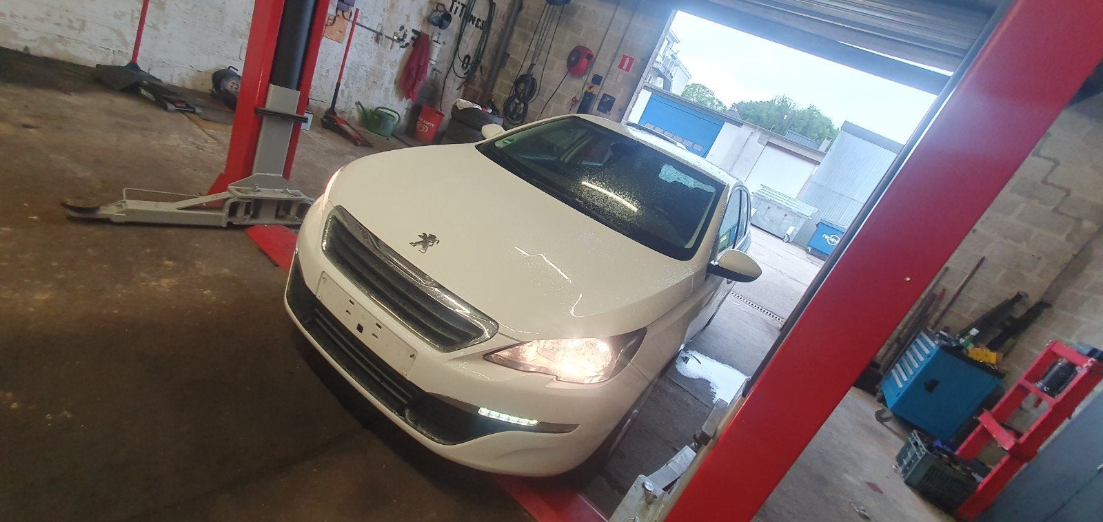 Peugeot 308 hdi accidentee, Particulier, Achat