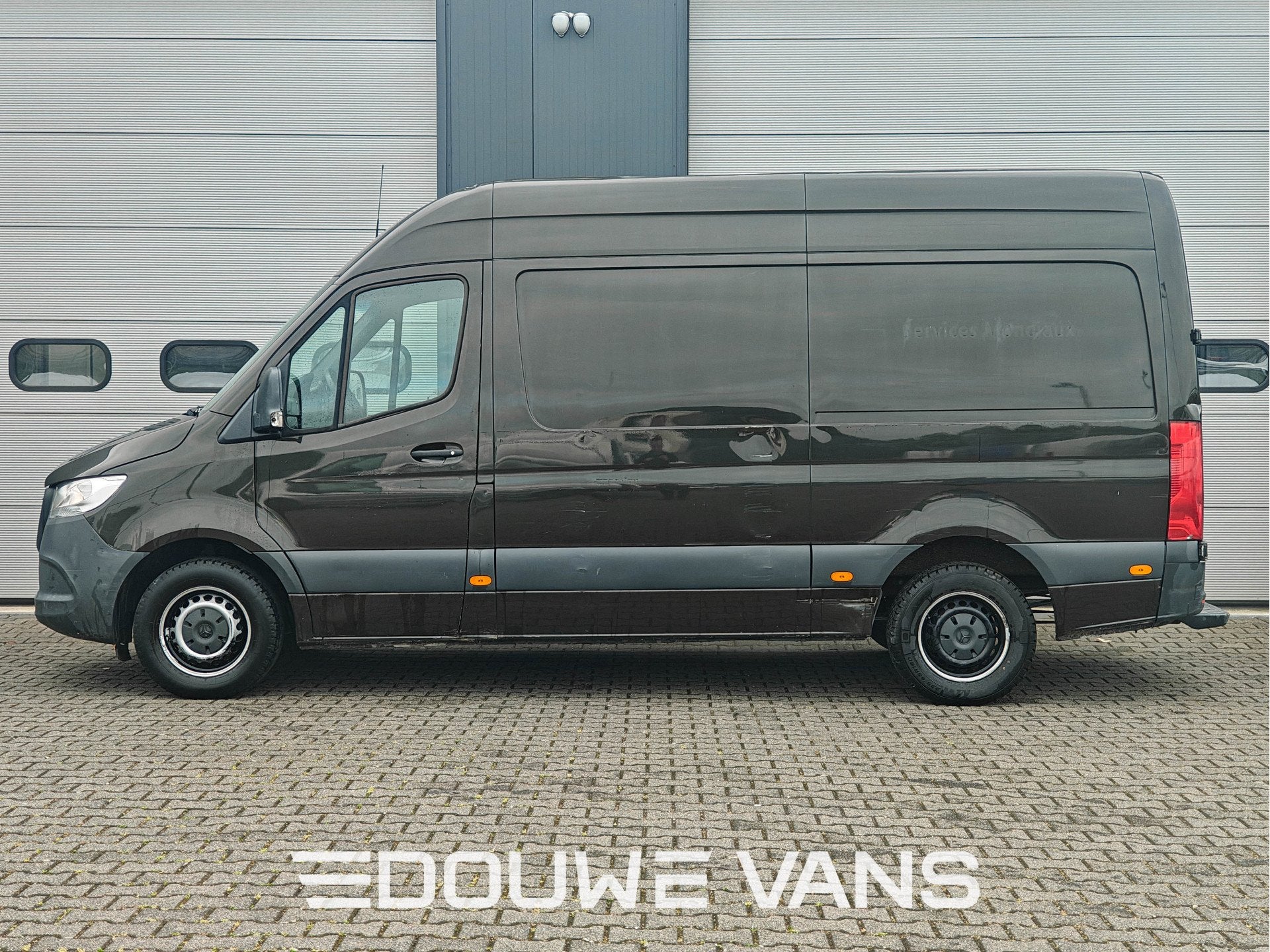 Mercedes-Benz Sprinter 314 L2H2 Camera MBUX Airco EXPORT Kup, Auto's, Bestelwagens en Lichte vracht, Gebruikt, Euro 6, Bruin, Mercedes-Benz
