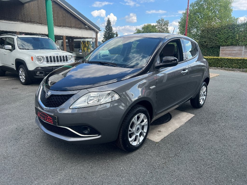 Lancia Ypsilon 0.9 benzine+CNG//euro 6b/CAR PASS, Autos, Cuir et Alcantara, Euro 6, Entreprise, Boîte manuelle