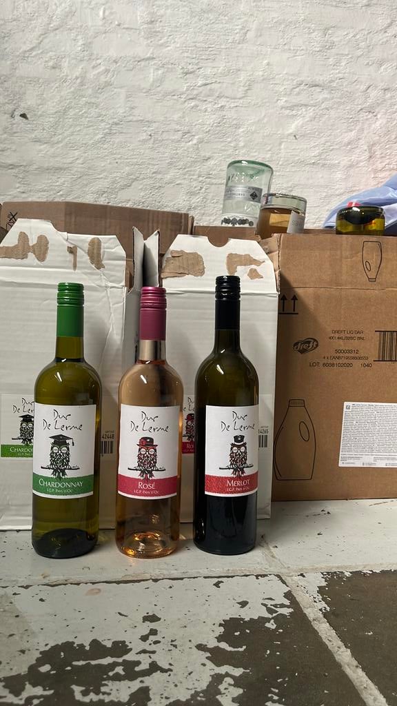 Flessen witte wijn, Collections, Vins, Neuf, Pleine, Vin blanc, Enlèvement