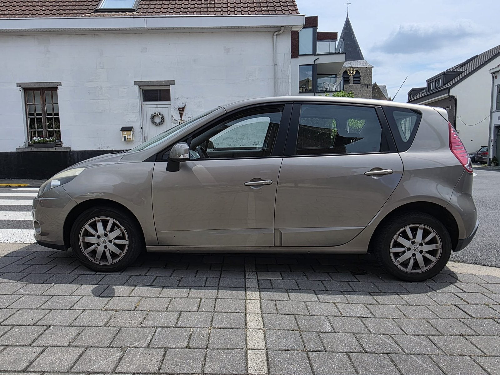 Renault Scenic 1.6 benzine 128000 km 11/2010, Euro 5, Monovolume, 4 cilinders, 5 deurs