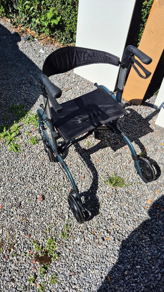 Déambulateur avec grande assise, Enlèvement, Poids léger, Comme neuf