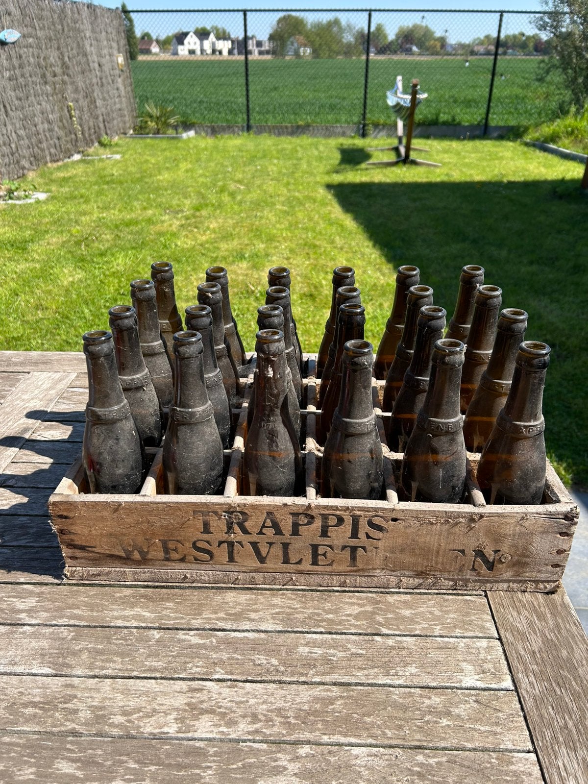 Westvleterenkist met originele flesjes (leeg), Ophalen, Gebruikt