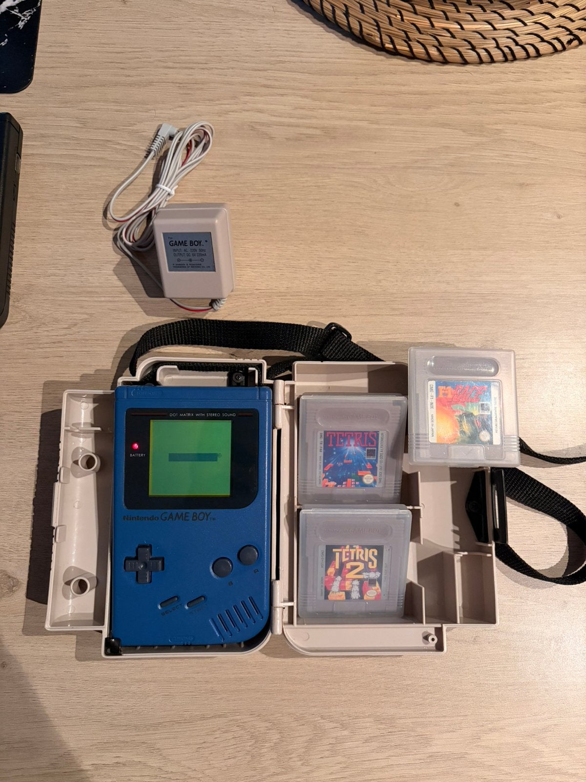 Gameboy classic dmg-01 blauw, Games en Spelcomputers, Spelcomputers | Nintendo Game Boy, Ophalen of Verzenden, Zo goed als nieuw