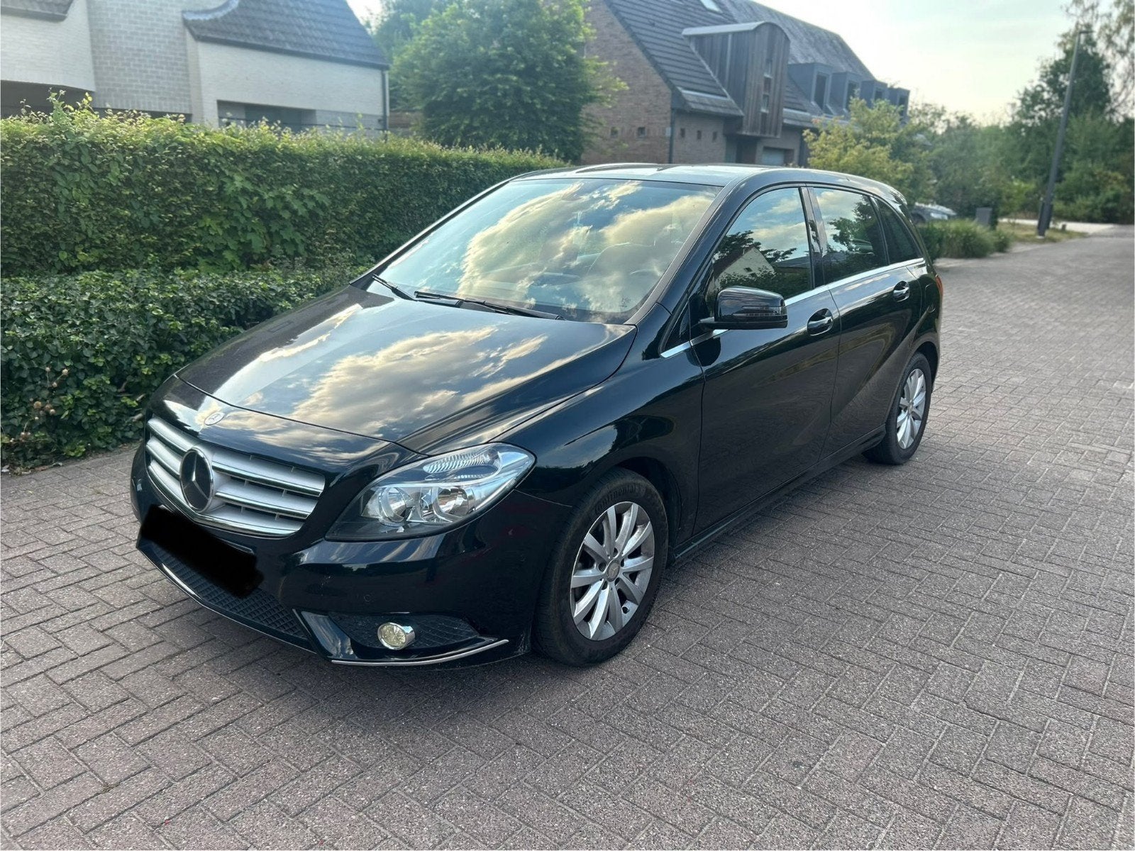 Mercedes B180 1.6i 2013 avec 120 000 km VV automatique homol, Cuir, Euro 6, Noir, Automatique