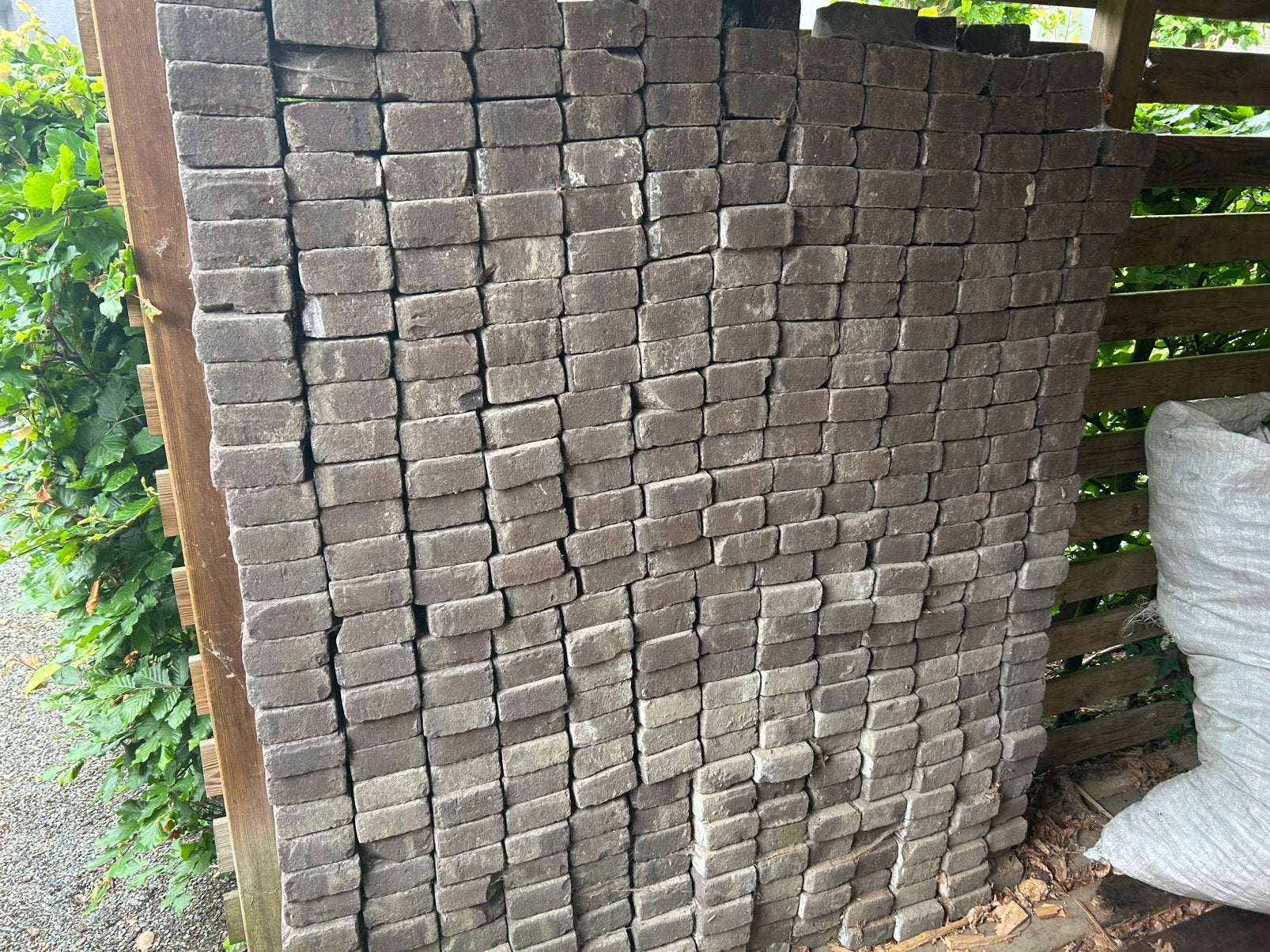 Gratis! 400-tal betonklinkers, Tuin en Terras, Ophalen, Zo goed als nieuw