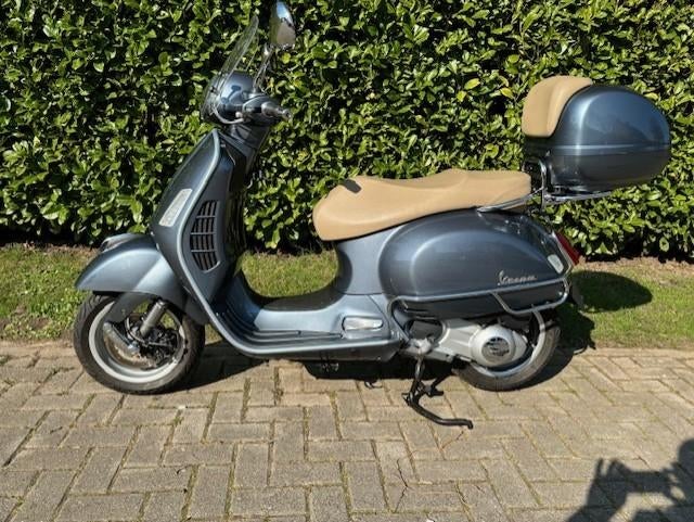 Vespa GTS 250 IE  2016 TOPSTAAT !!, Motoren, Motoren | Piaggio, 250 cc, Scooter, Bedrijf, Automaat
