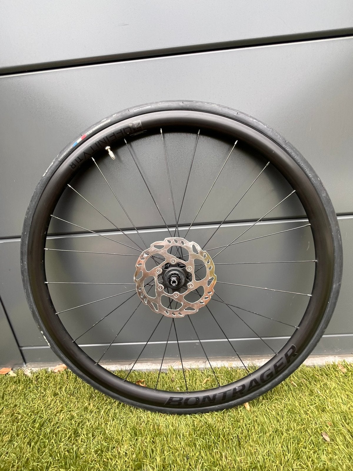 Bontrager Affinity TLR Disc Voorwiel 700c, Fietsen en Brommers, Fietsonderdelen, Zo goed als nieuw, Gravelbike, Aluminium, Ophalen