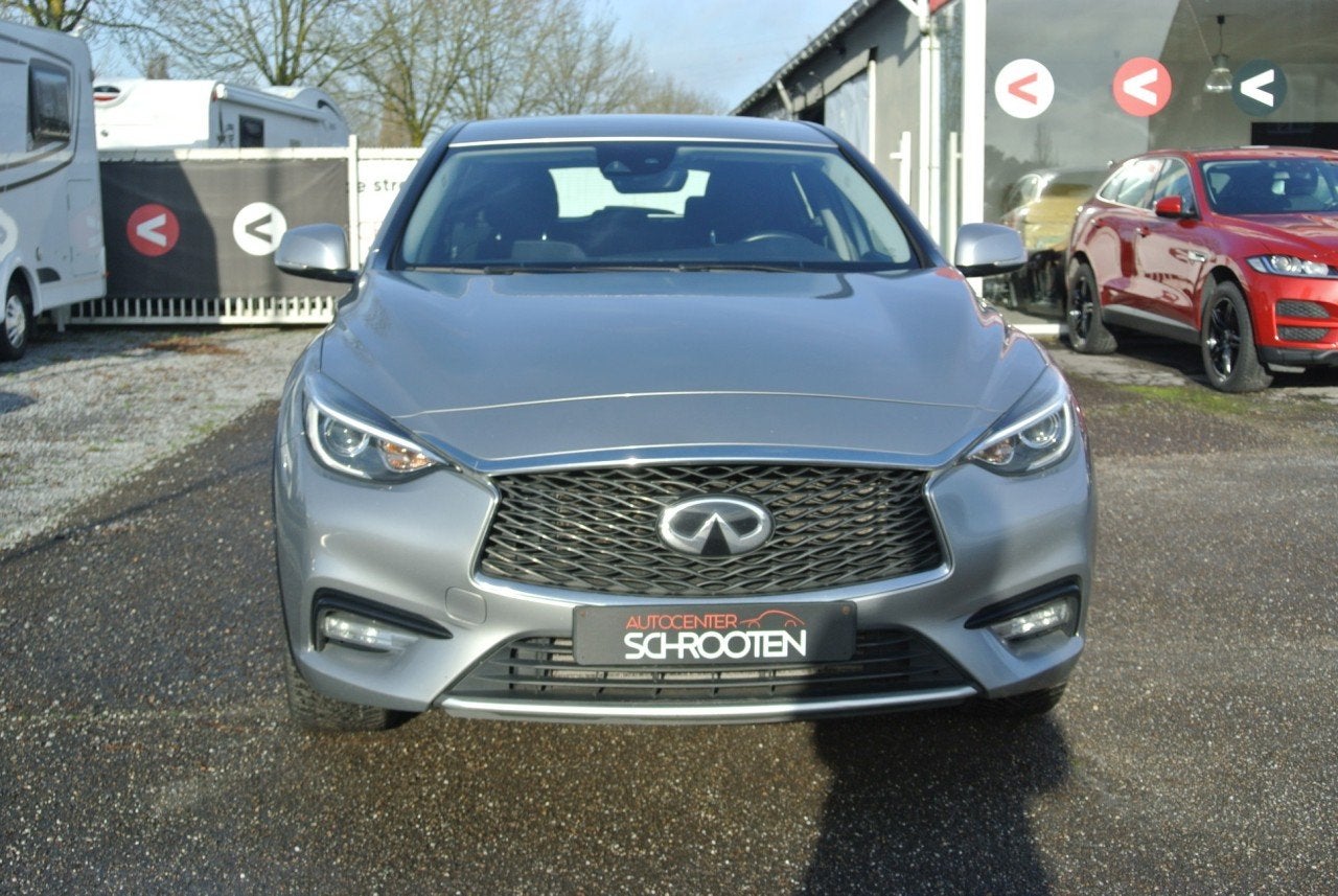 Infiniti Q30 1.6 (bj 2019, automaat), Auto's, Stof, Gebruikt, 4 cilinders, 1595 cc