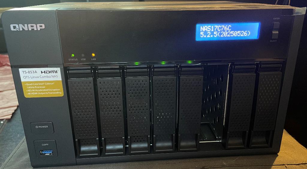 QNAP TS-853A NAS, Computers en Software, Ophalen of Verzenden, Gebruikt