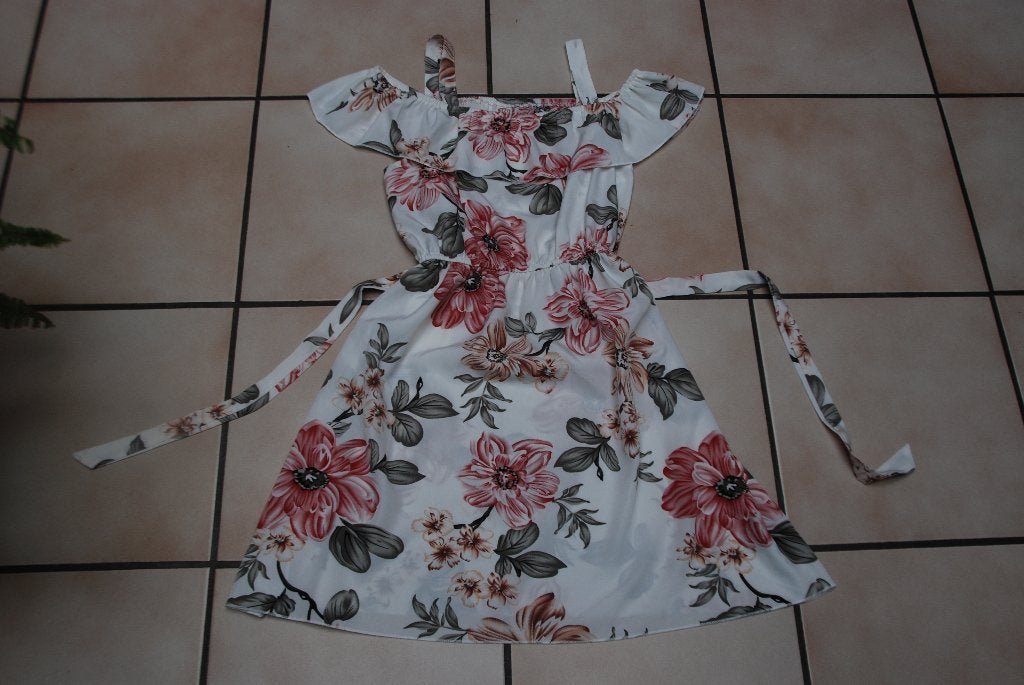 Jolies robes d'été T160/164cm ou 13/14A à 6€ pièce Très Bon!, Enfants & Bébés, Vêtements enfant | Taille 164, Robe ou Jupe, Enlèvement ou Envoi
