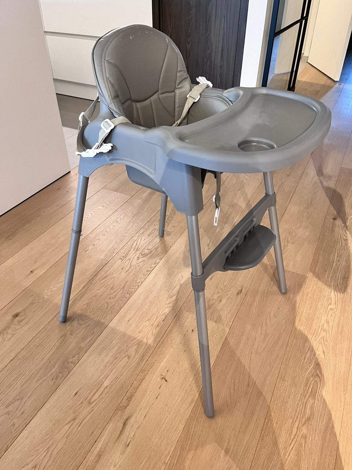 Kinderstoel met riempjes, Enlèvement, Utilisé