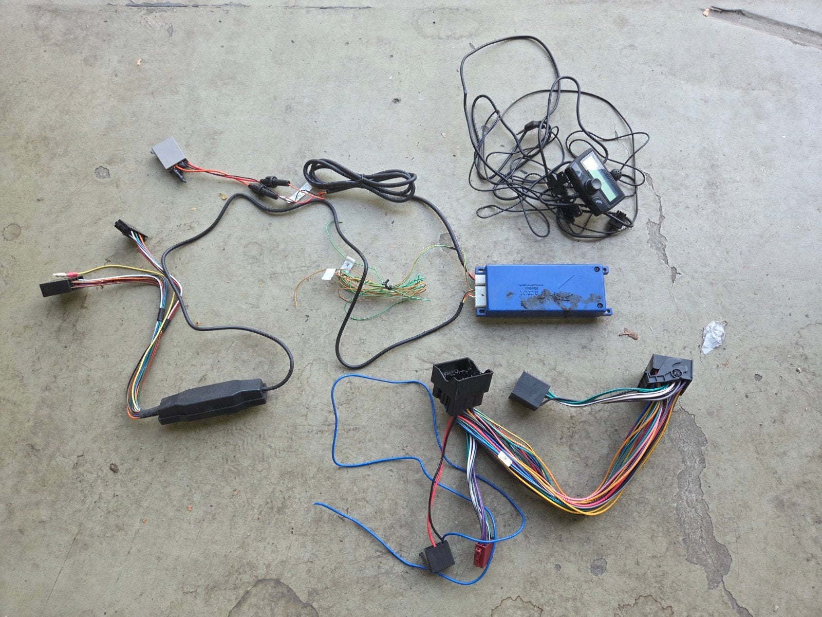 Kit de voiture complet Parrot CK3100N à vendre !, Enlèvement ou Envoi, Utilisé