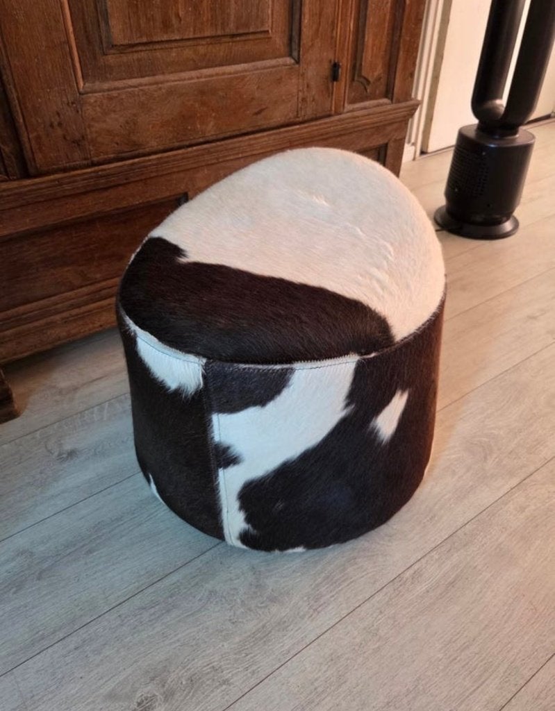 Ikea vintage koeienhuid poef Stockholm, Huis en Inrichting, Zetels | Voetbanken en poefs, Ophalen, Zo goed als nieuw, 50 tot 75 cm