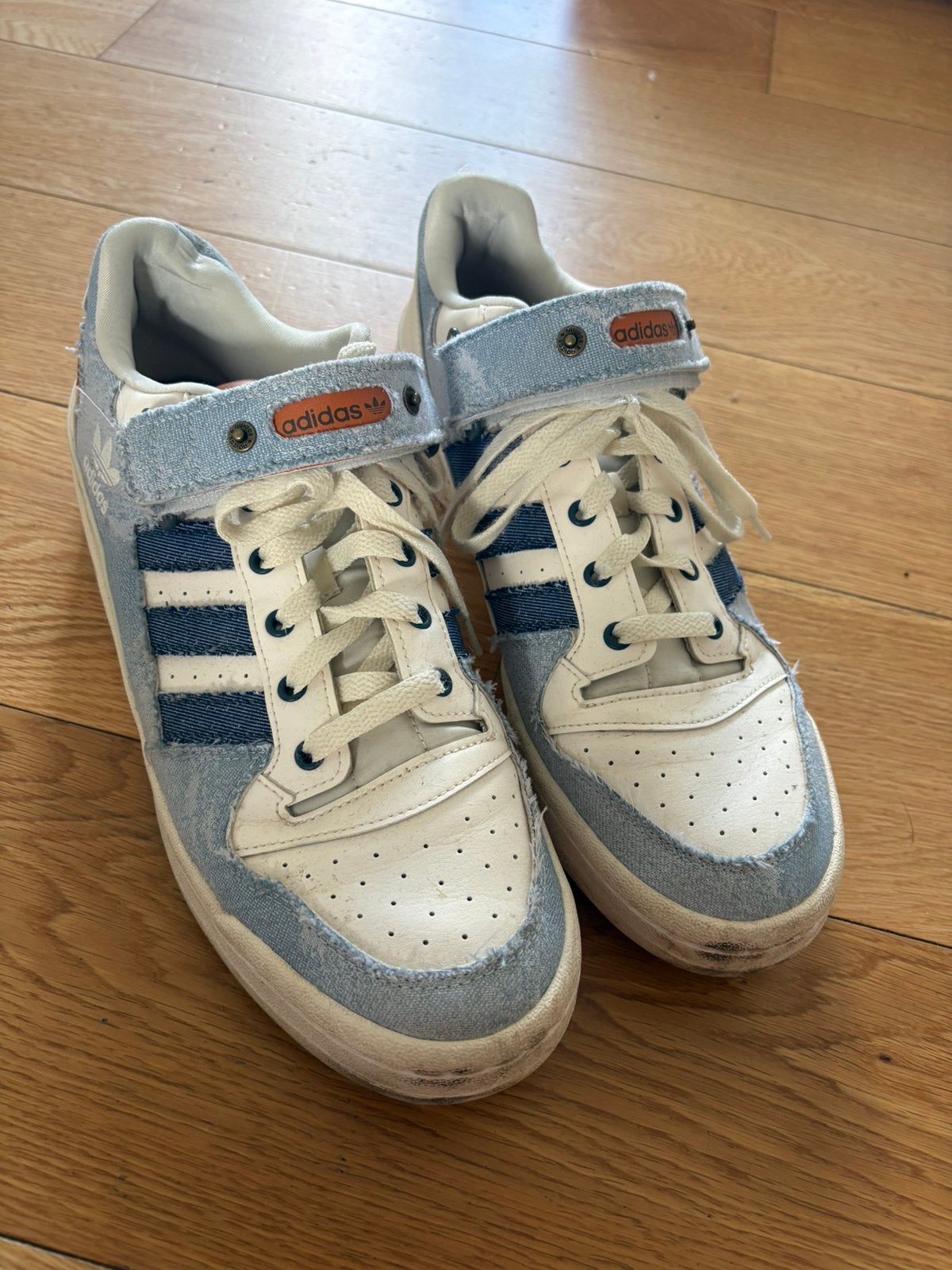 Adidas Forum Low — édition en jean, taille 46, Enlèvement ou Envoi, Porté, Blanc