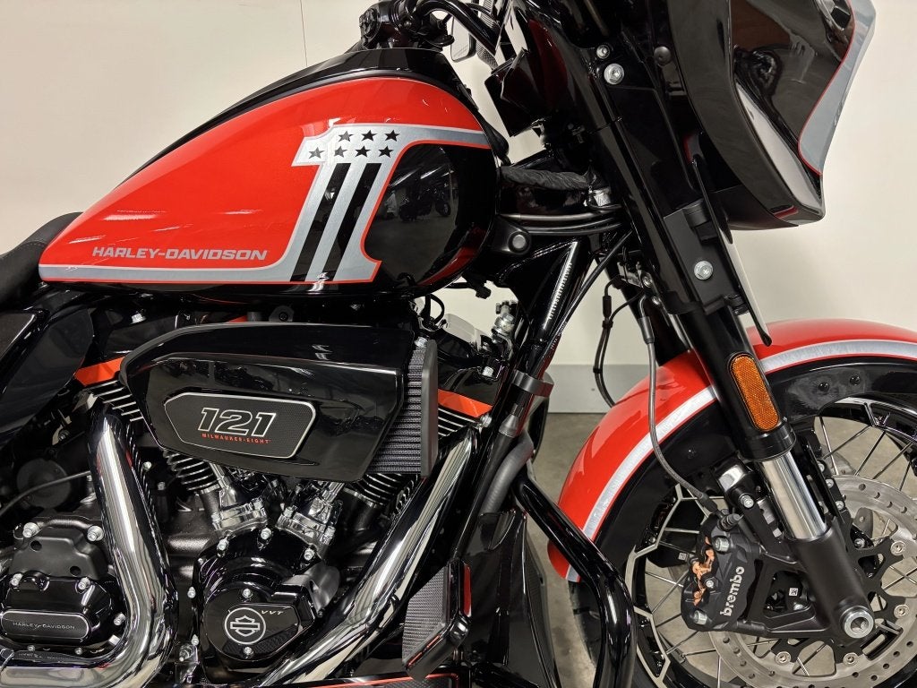 Harley-Davidson TOURING FLHXSE CVO STREET GLIDE, Motos, Harley-Davidson, Plus de 35 kW, Customerservices@harley‑davidson.com, 3700 West Juneau Avenue
WI 53208  Milwaukee, US