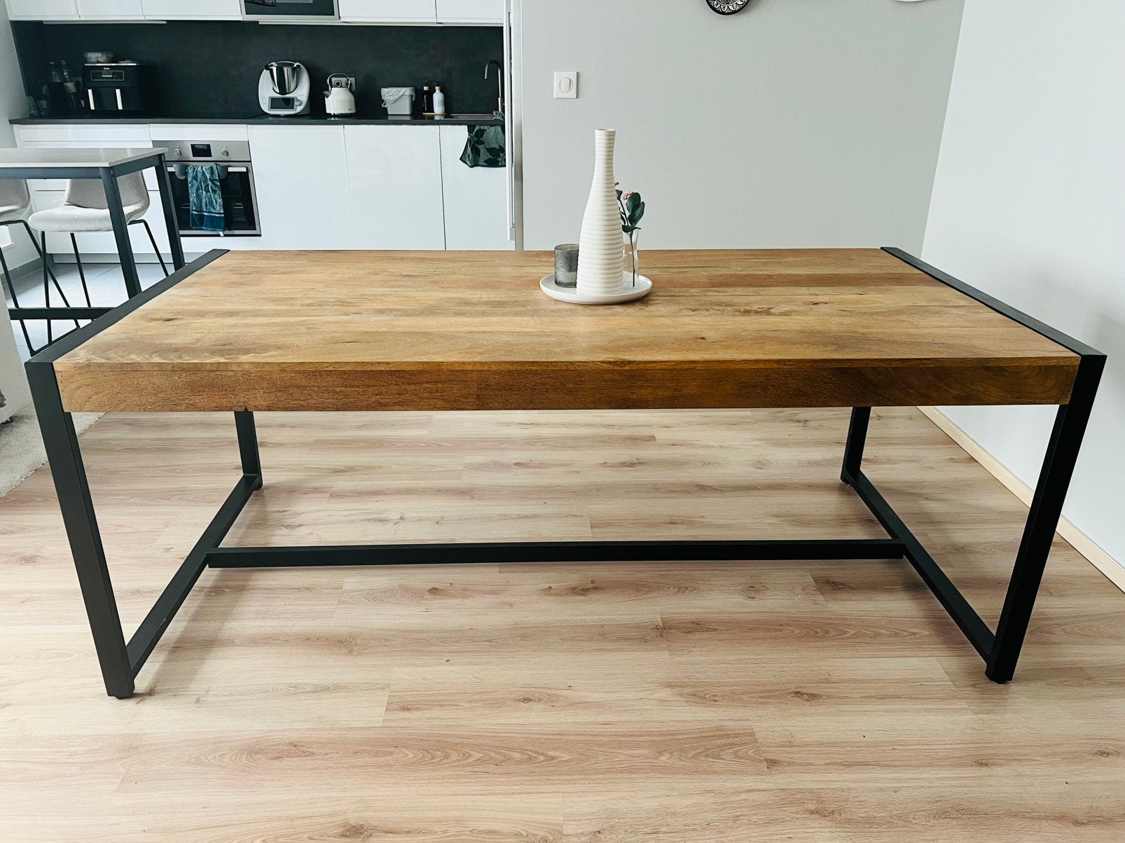 Table à manger bois massif manguier Dimehouse 200x100, Ophalen, Zo goed als nieuw, Vijf personen of meer, Overige houtsoorten