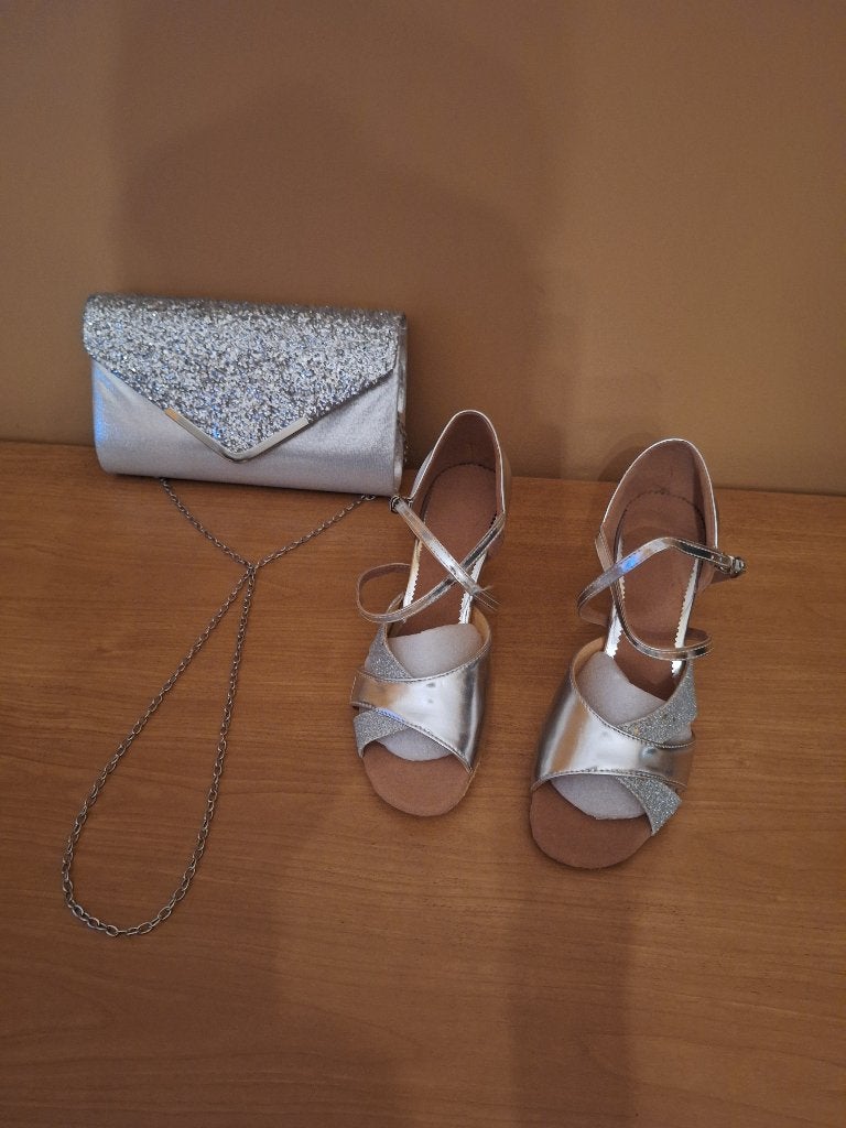 Sandales et pochette, Enlèvement, Neuf, Autres couleurs, Sac de soirée