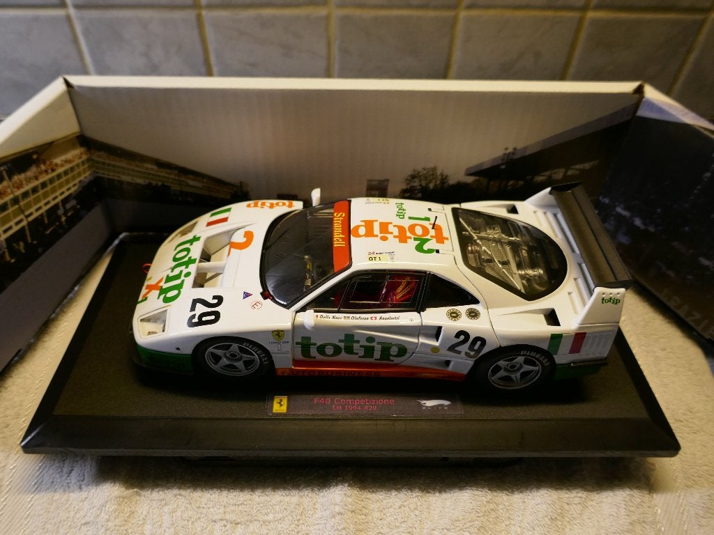 Hotwheels Elite 1/18 Ferrari F40 Comp LM 1994 #29 met OVP, Hobby & Loisirs créatifs, Voitures miniatures | 1:18, Enlèvement ou Envoi