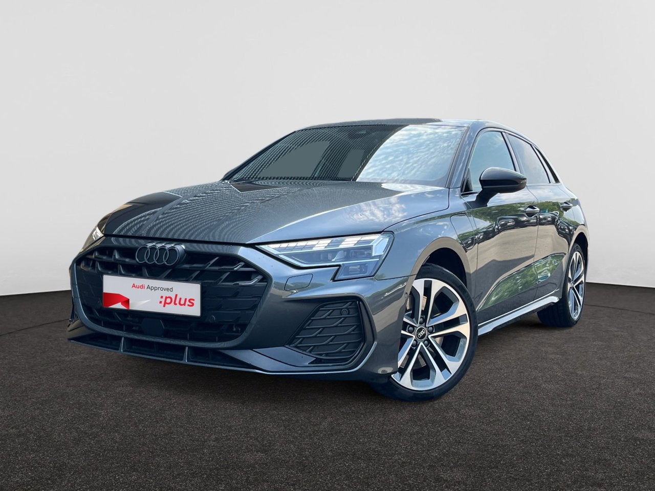 Audi A3 Sportback PHEV Audi A3 Sportback Competition 45 TFSI, Auto's, Automaat, Berline, Hybride Elektrisch/Benzine, Te koop