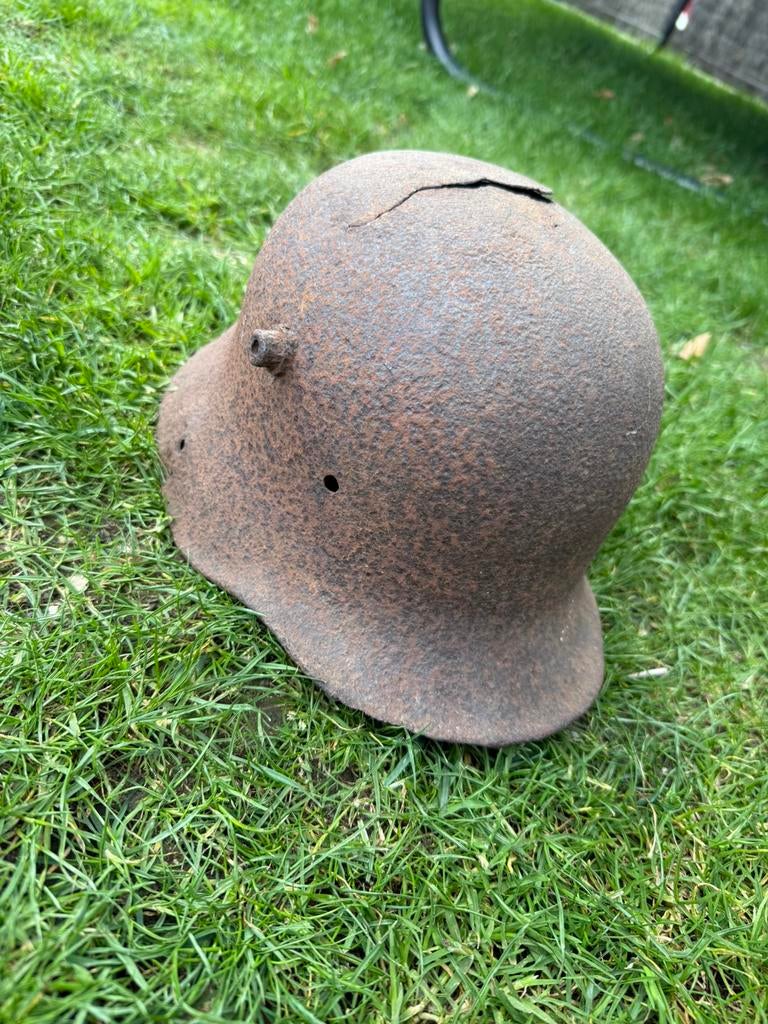 WW1 Duitse stahlhelm met impact., Verzamelen, Ophalen of Verzenden