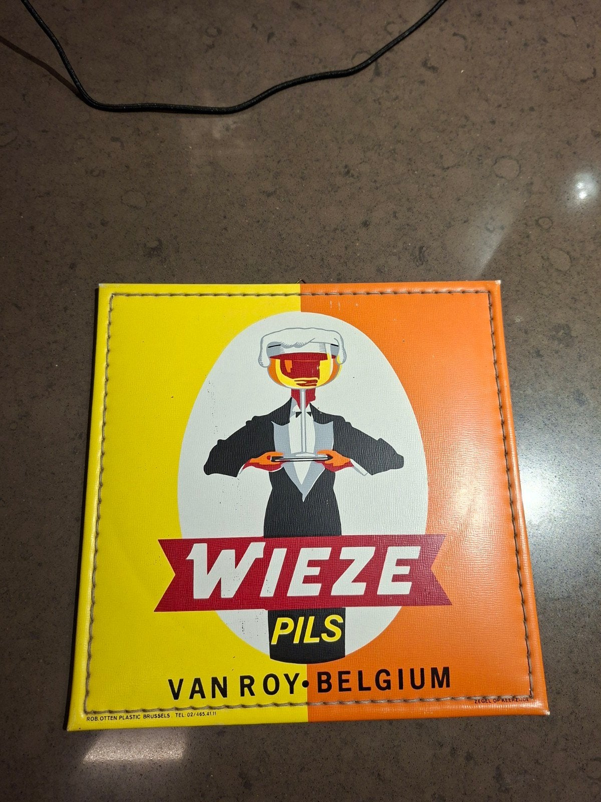 Reclame in leder WIEZE  PILS  Van Roy - Belgium, Verzamelen, Ophalen of Verzenden, Zo goed als nieuw, Reclamebord