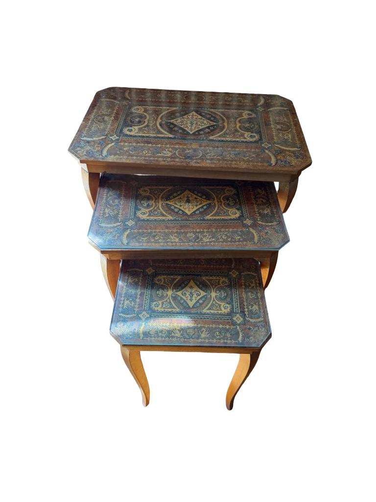 Tables gigognes en marqueterie – style Napoléon III, Antiquités & Art, Enlèvement