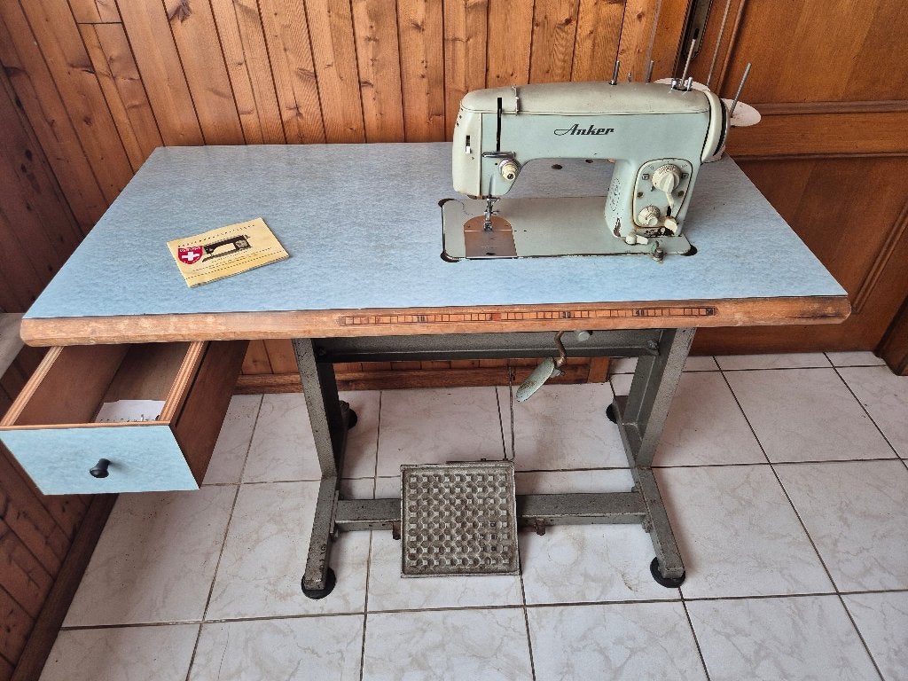 Vintage Anker Naaimachine met Werktafel, Ophalen