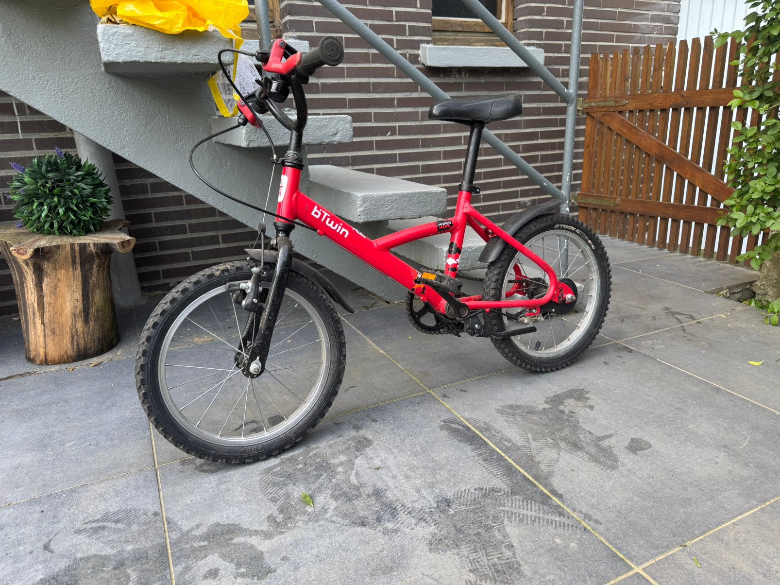 Velo VTT BTWin Garcons 16 pouces, Enlèvement, Comme neuf