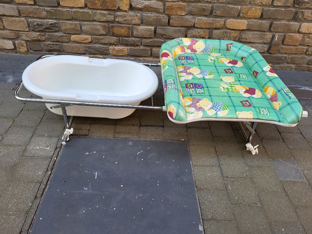 Verzorgtafel met bad, Ophalen, Zo goed als nieuw, Aankleedkussen, Overige merken