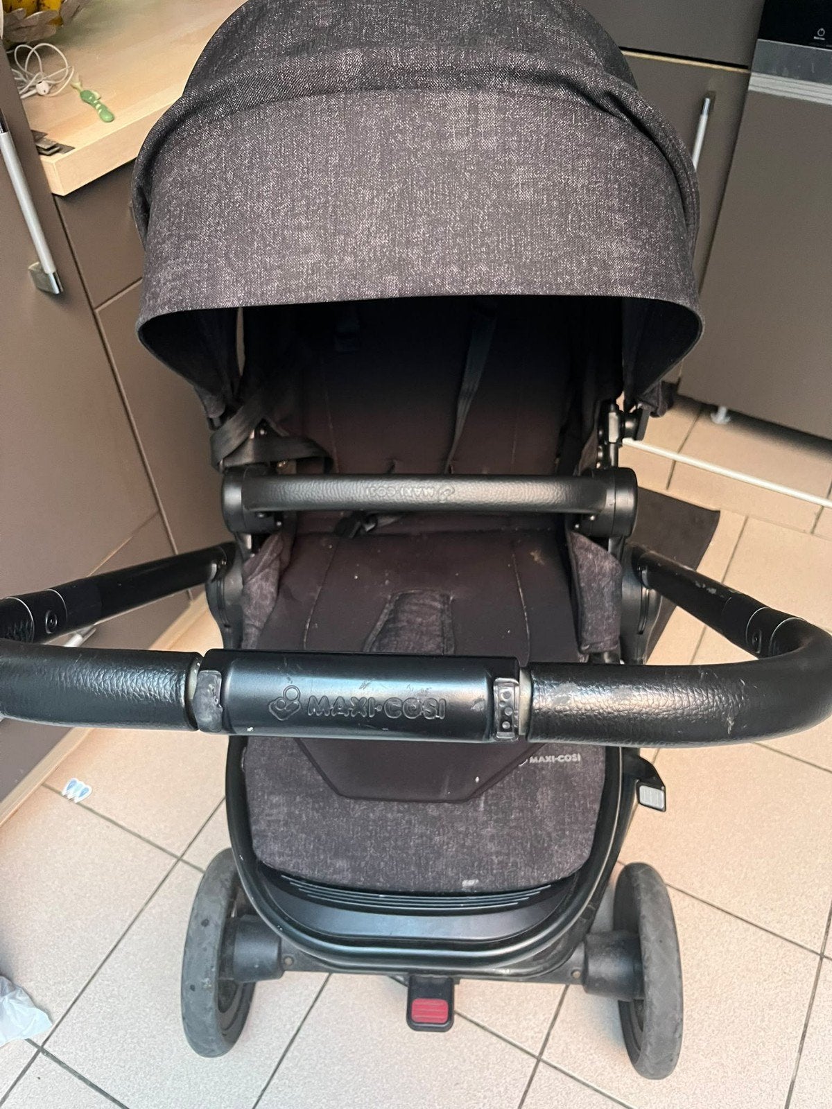 1 Belle poussette Maxi cosi très bon état, Enfants & Bébés, Enlèvement, Comme neuf, Poussette, Maxi-Cosi