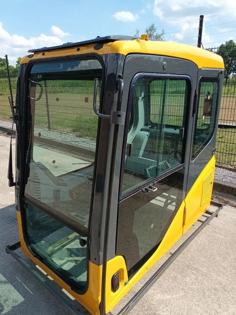 Komatsu Unused Cab to suit -7 excavator, Zakelijke goederen