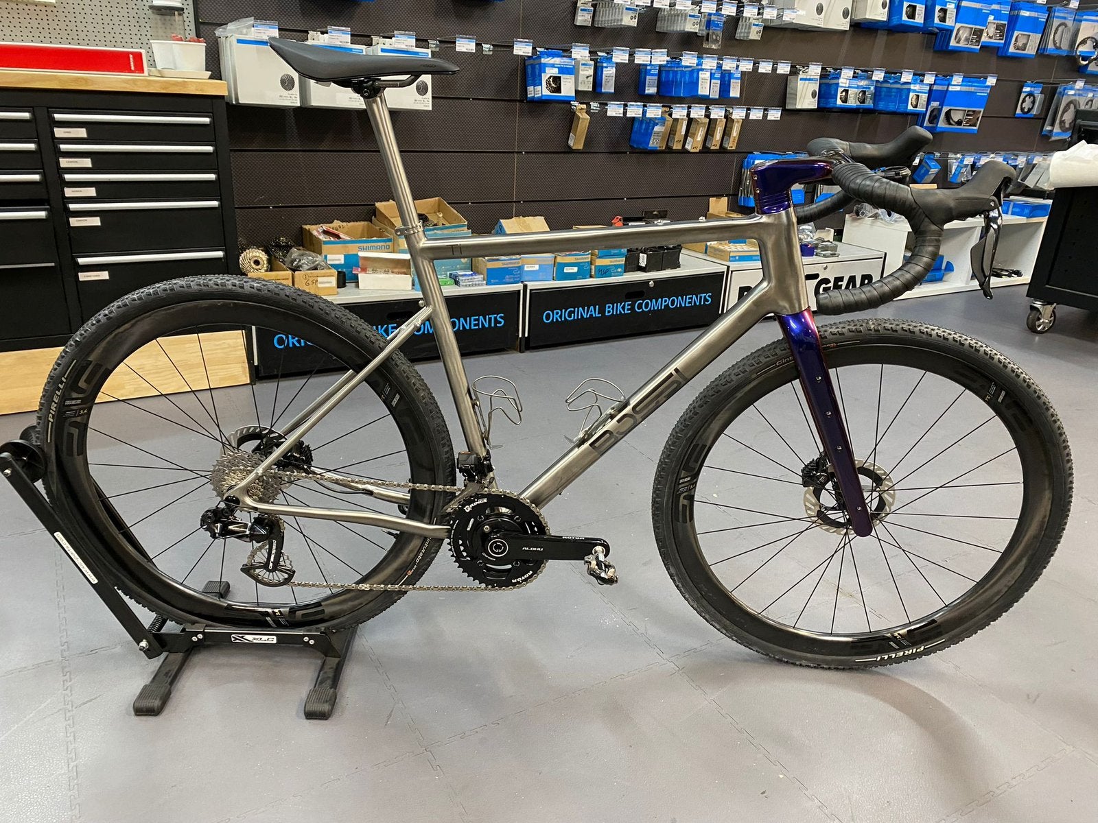 Bossi grit ss gravel fiets, Vélos & Vélomoteurs, Vélos | Vélos de course, Enlèvement, Comme neuf, Titane