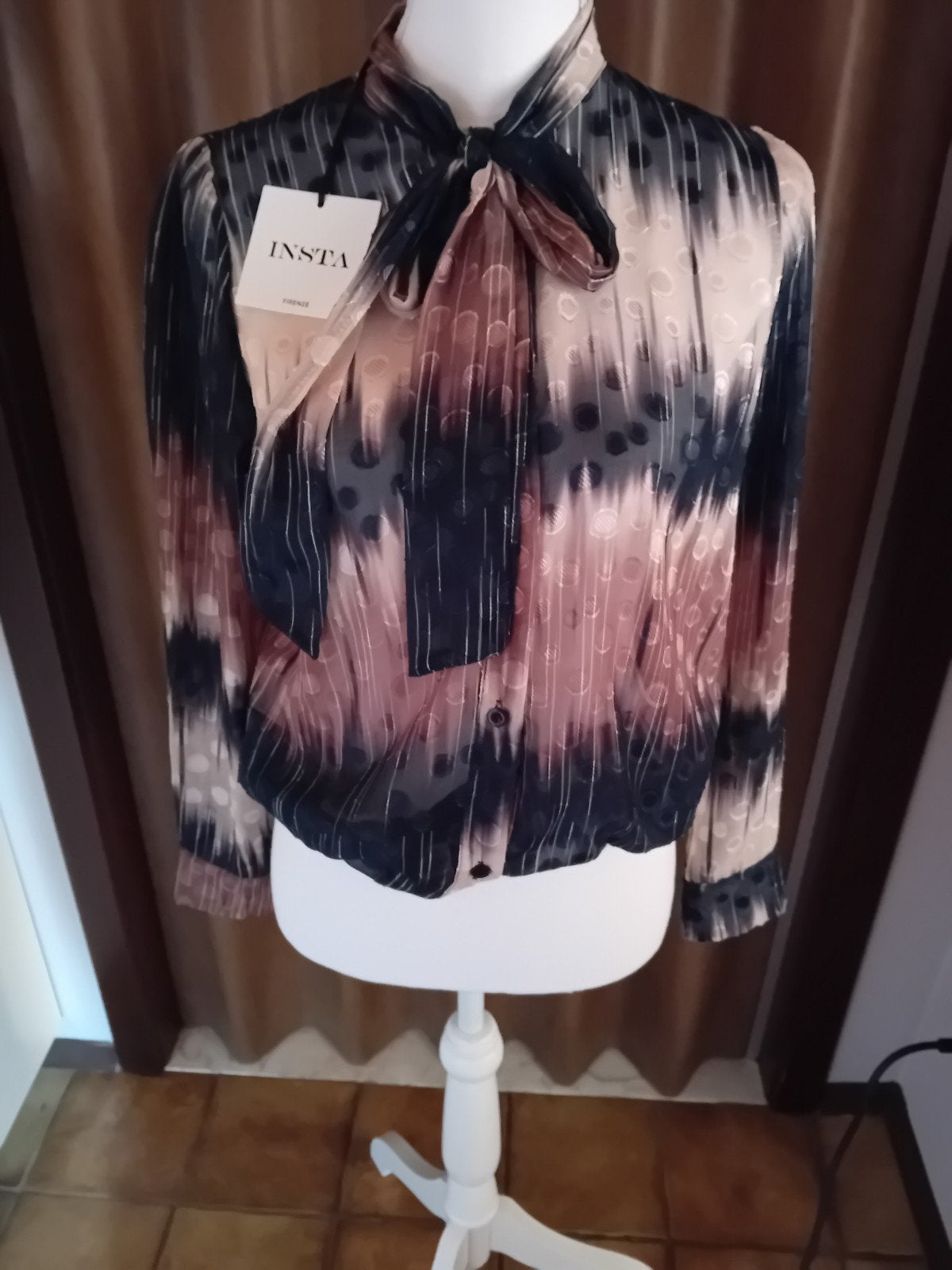 Blouse de fête pour femme avec nœud 38, INSTA, Enlèvement, Neuf, Taille 38/40 (M)