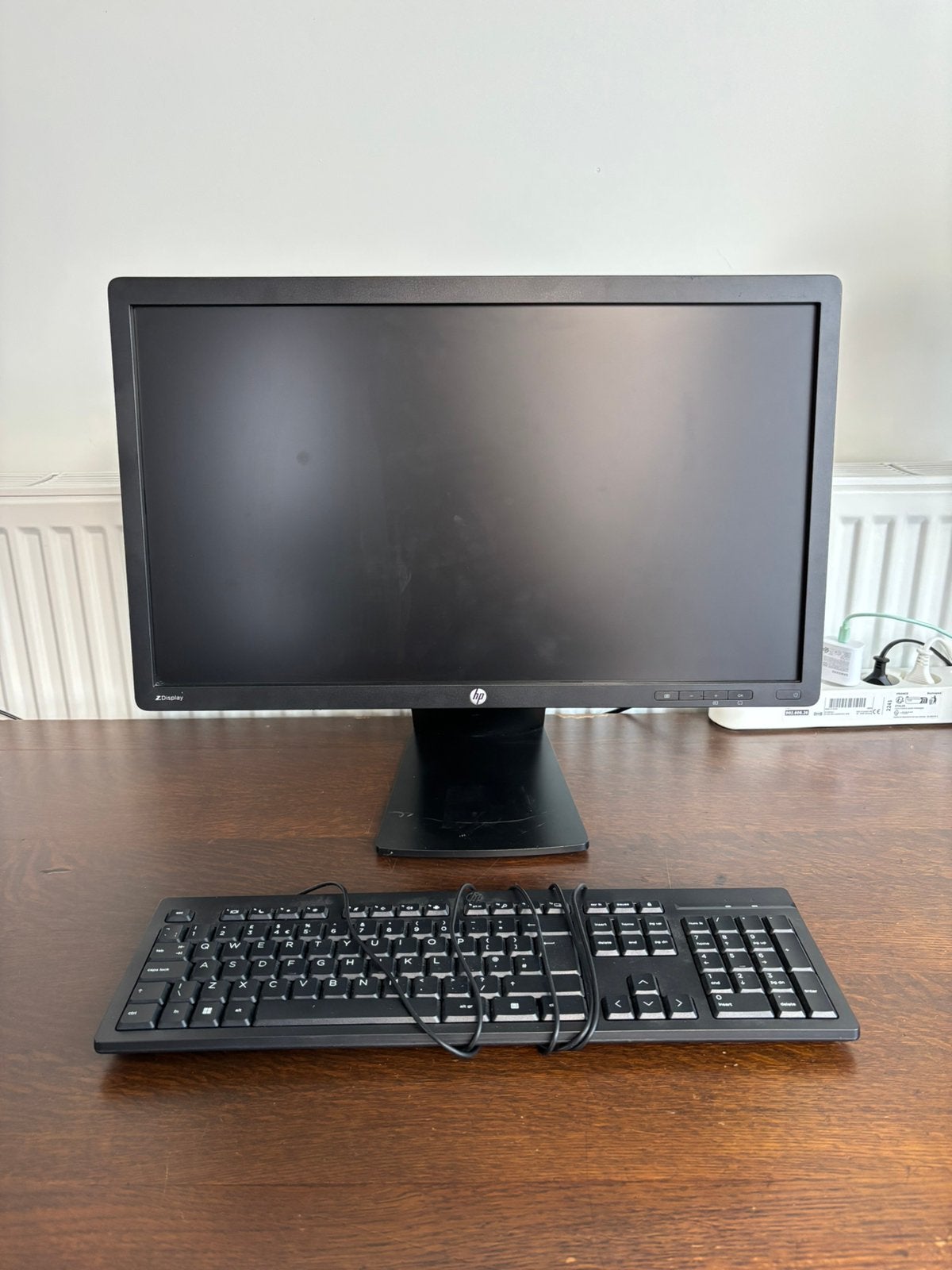 HP Z23i Monitor met toetsenbord, Computers en Software, Ophalen, Gebruikt, IPS, In hoogte verstelbaar
