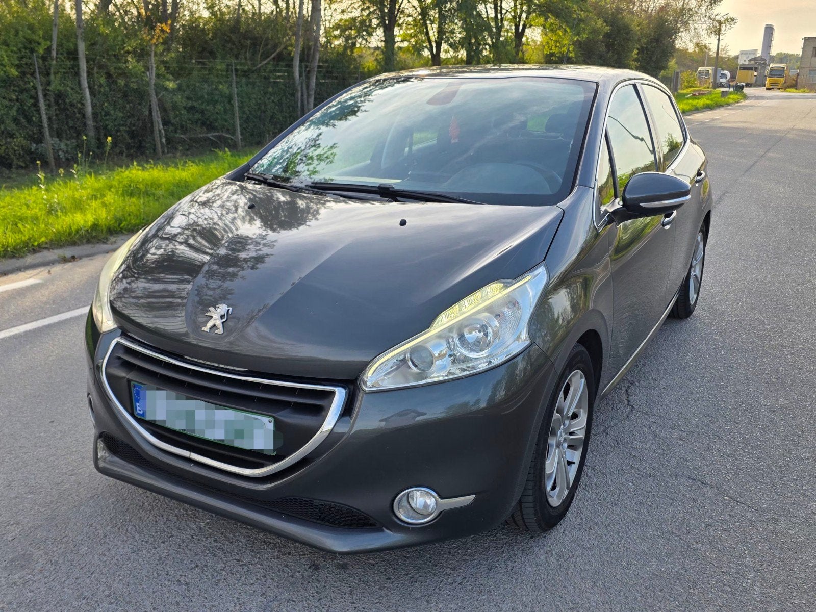 Peugeot 208 2014 EXPORT, climatisation Navi Cruisecontrol, https://public.car-pass.be/vhr/7d9d7258-7542-458f-ac8f-baaf90d574c6