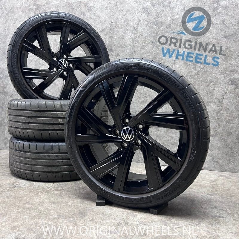 18 inch originele Bergamo velgen + zomerbanden VW Golf 8, Auto-onderdelen, 18 inch, Gebruikt, -, -